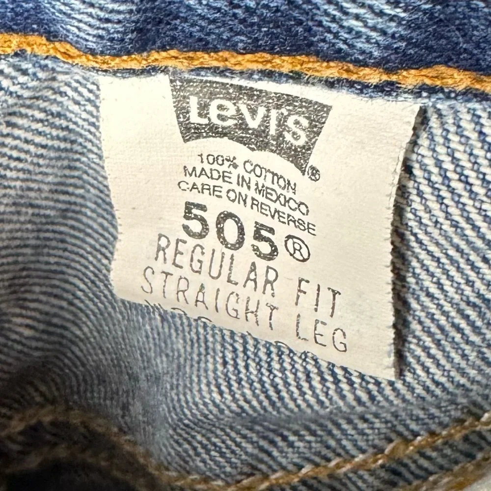 Levi's Y2K Vintage Relax Fit 505 Blue Jeans with Flaw 36X30
